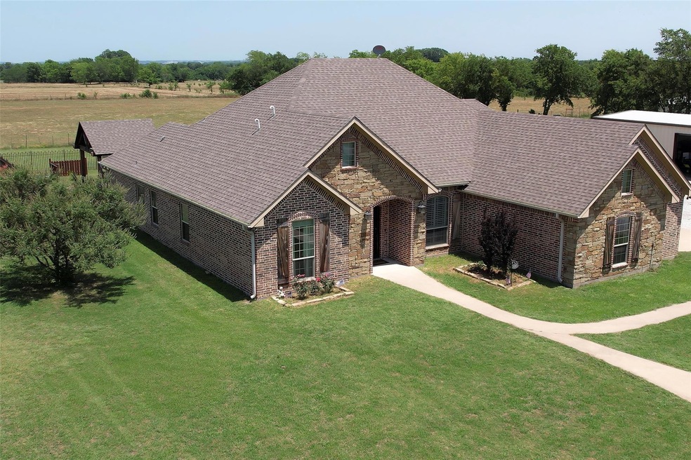 186 Green Rd, Sherman, TX 75092 - photo 1