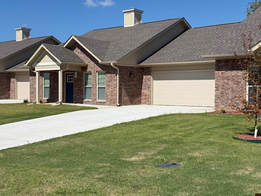 1807 Huron Ct, Mountain Home, AR 72653 - photo 1