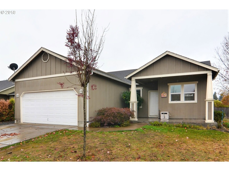 911 N 1st St, Creswell, OR 97426 - photo 1