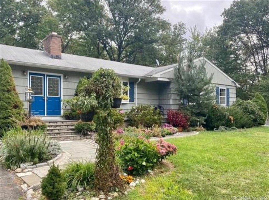317 Lindy St, Orange, CT 06477 - photo 1