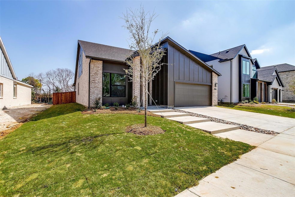 129 Paxton Cir, Arlington, TX 76013 - photo 1