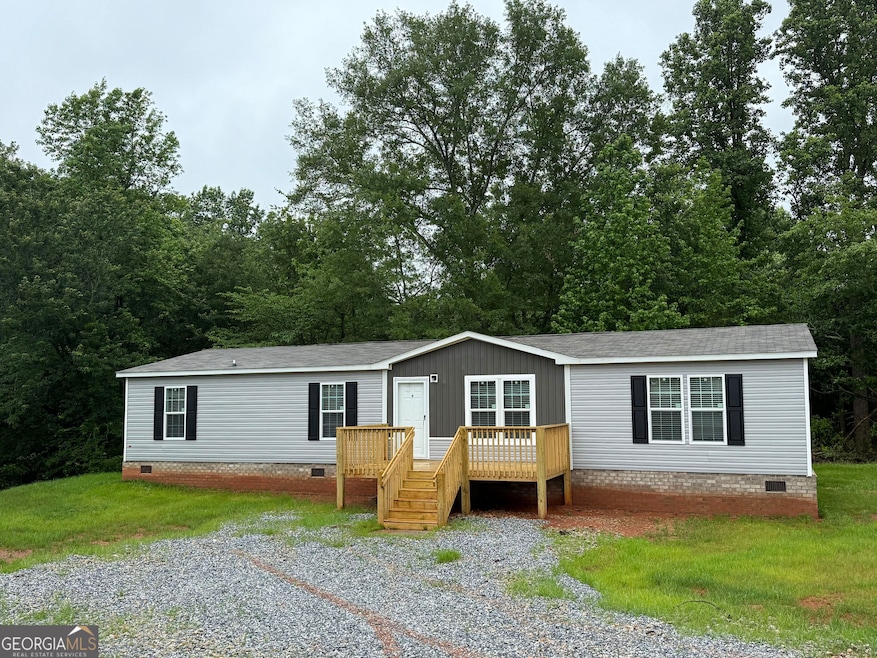 325 Dewaters Rd, Commerce, GA 30529 - photo 1