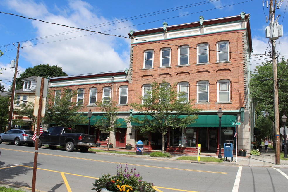 322 Broad St, Milford, PA 18337 - photo 1