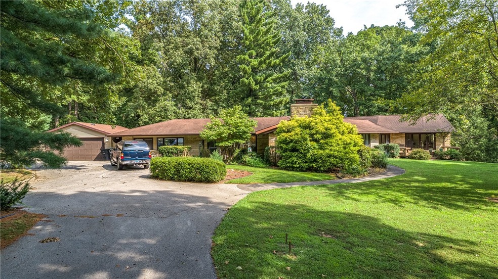 1508 Hickory Hill Dr, Effingham, IL 62401 - photo 1