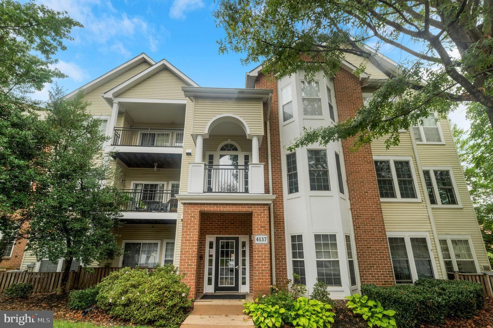 4137 Fountainside Ln unit B002, Fairfax, VA 22030 - photo 1