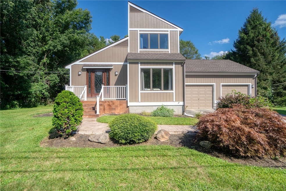 59 Roger Williams Dr, Johnston, RI 02919 - photo 1