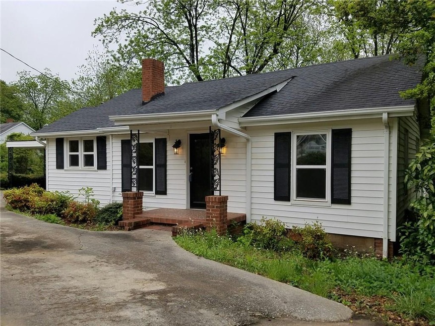Picturesque 3 bedroom, 2.5 bath ranch home with pa
