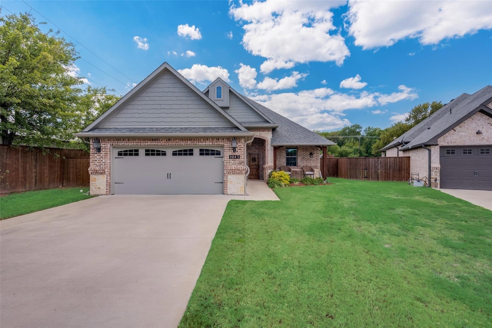 1013 Cash Ct, Pottsboro, TX 75076 - photo 1