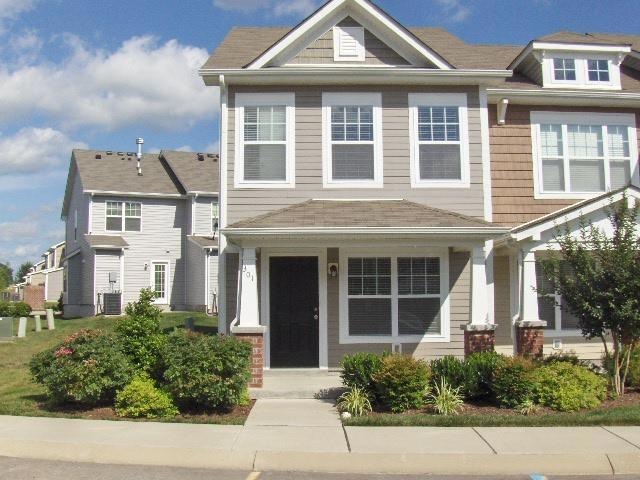 End unit in prime location.