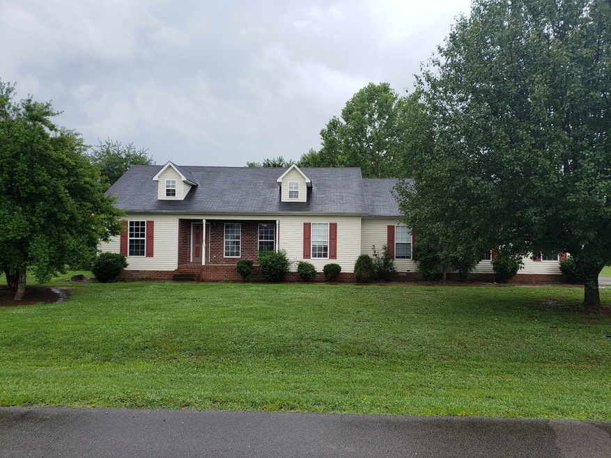 412 Meadowlark Dr, Shelbyville, TN 37160 - photo 1