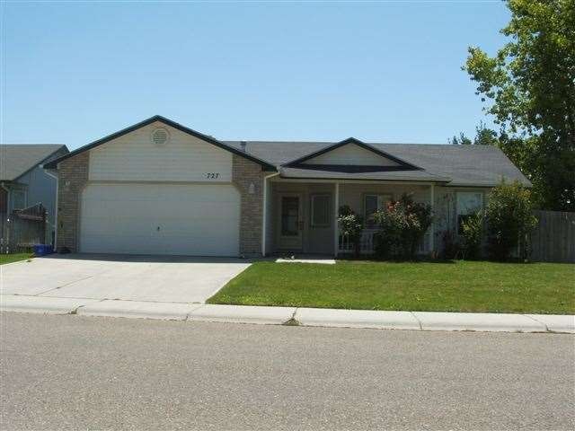 727 Teton Dr, Nampa, ID 83686 - photo 1