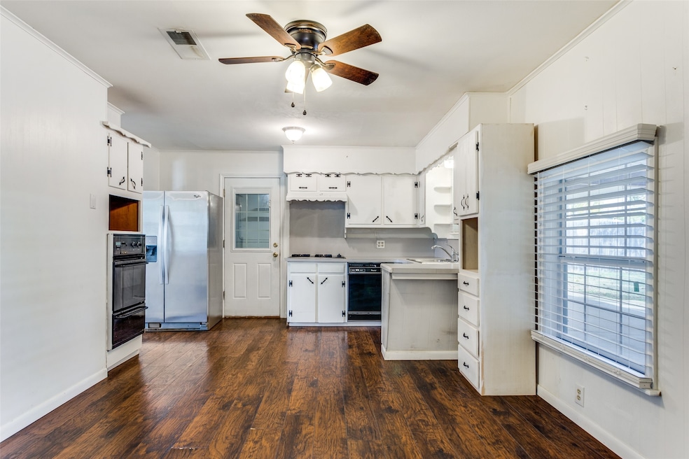 1220 Norwood Dr, Hurst, TX 76053 - photo 1