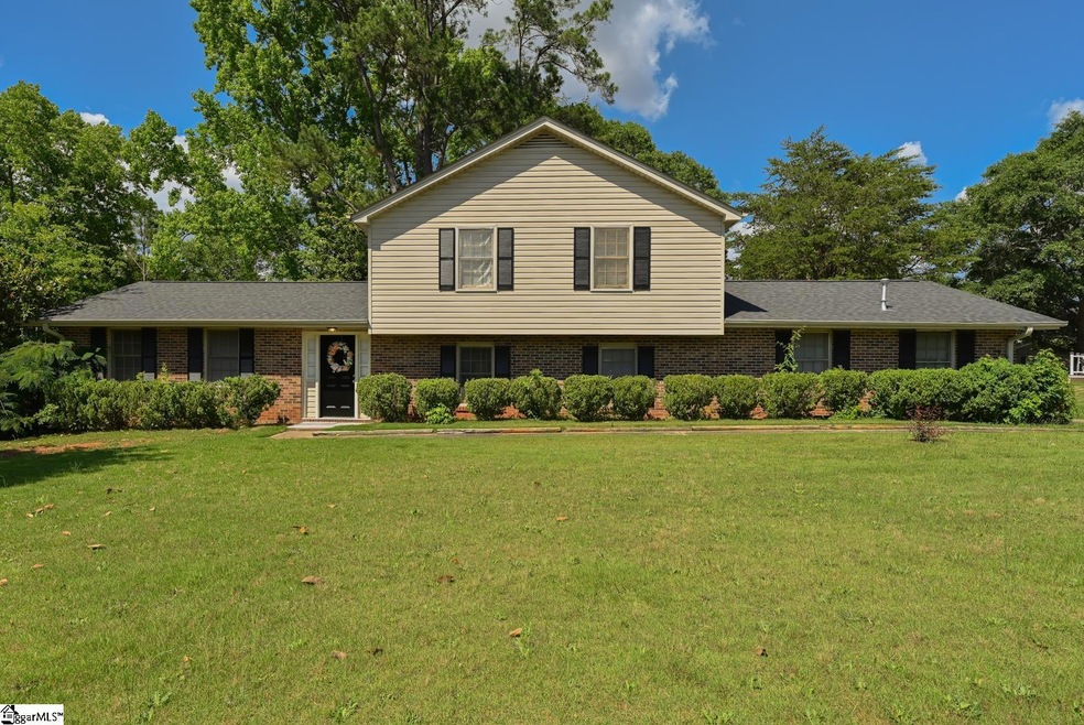 117 Meadowbrook Dr, Mauldin, SC 29662 - photo 1