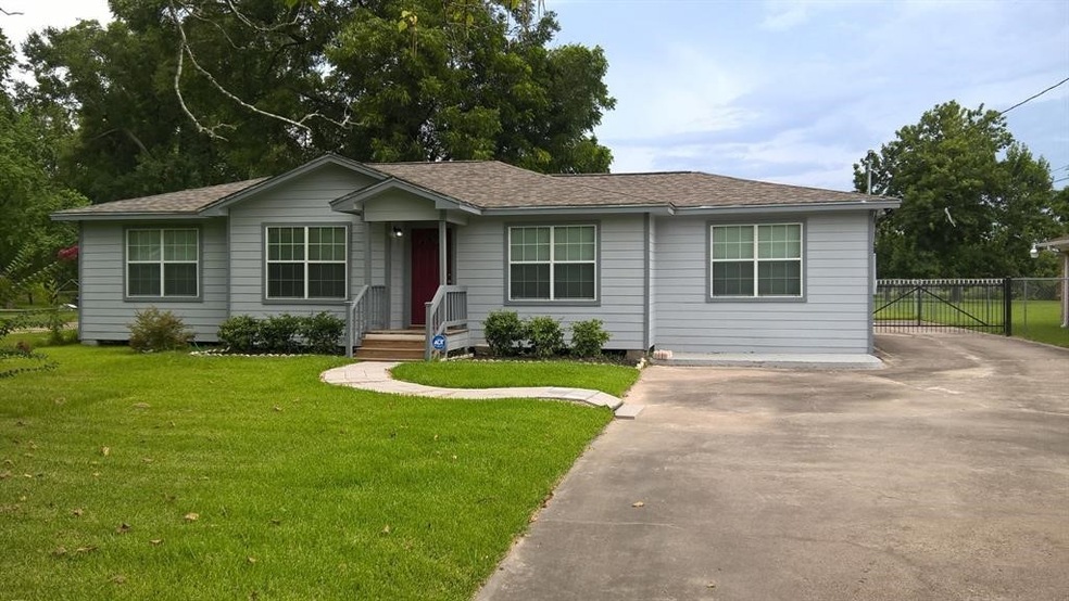 2001 Ellington St, Houston, TX 77088 - photo 1