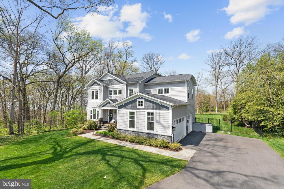 1136 Custis St, Alexandria, VA 22308 - photo 1