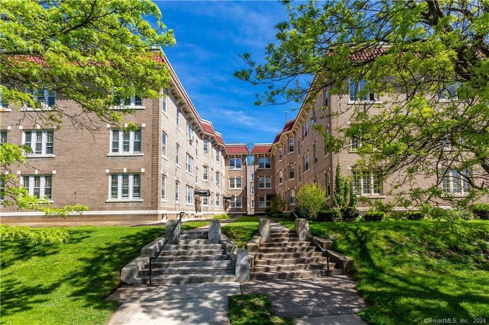 706 Farmington Ave unit A1, West Hartford, CT 06119 - photo 1