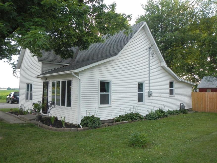 606 S Indiana St, Roachdale, IN 46172 - photo 1