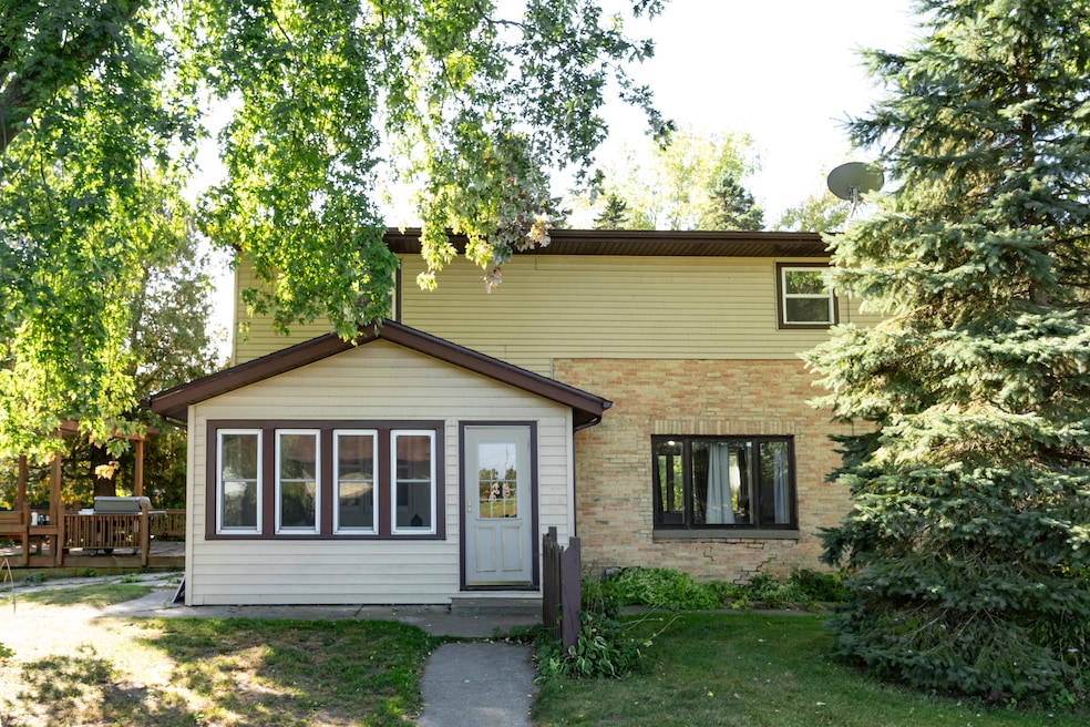 3305 S 15th St, Manitowoc, WI 54220 - photo 1