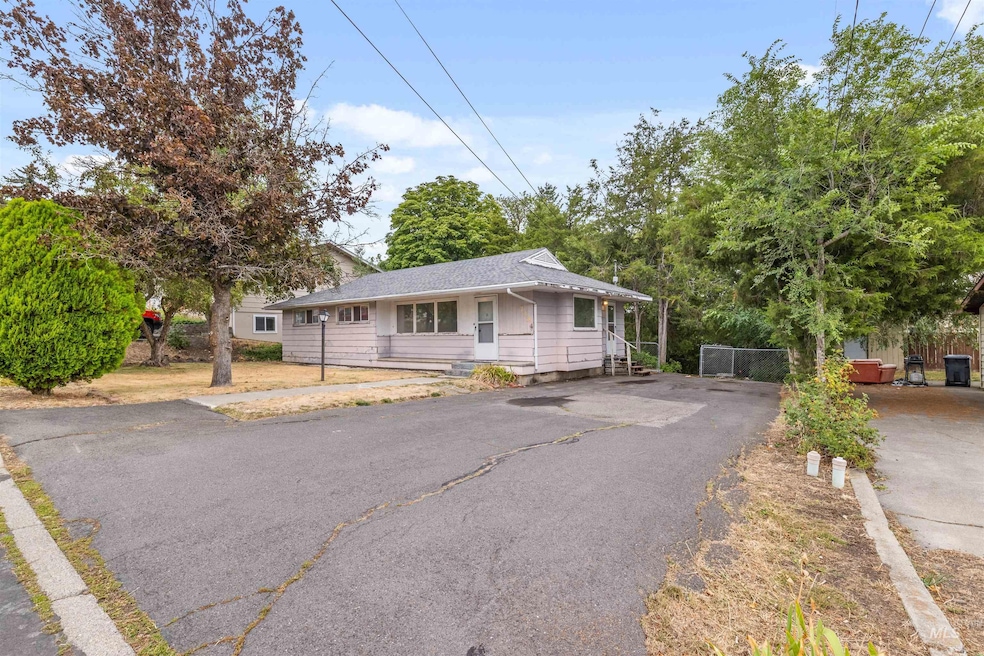 738 Brent Dr, Moscow, ID 83843 - photo 1