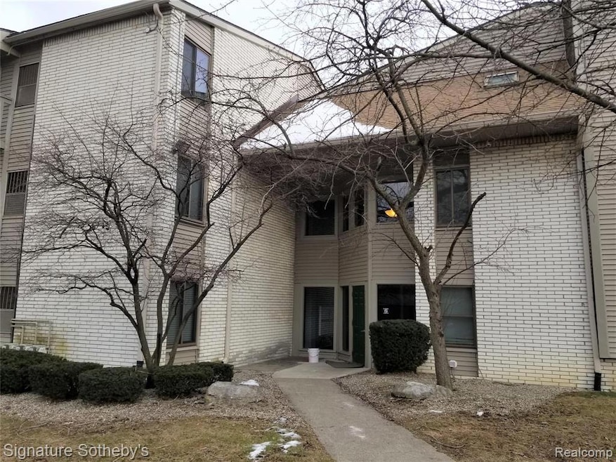 Sold $121,500 • Co-Listing Agent