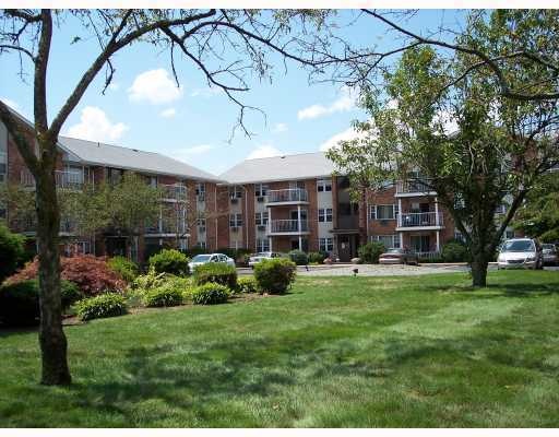 29 Bullocks Point Ave unit 7A, Riverside, RI 02915 - photo 1