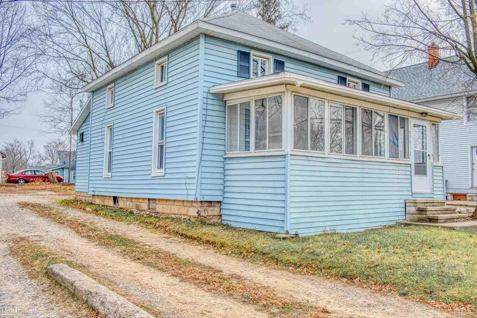 406 N Main - Photo