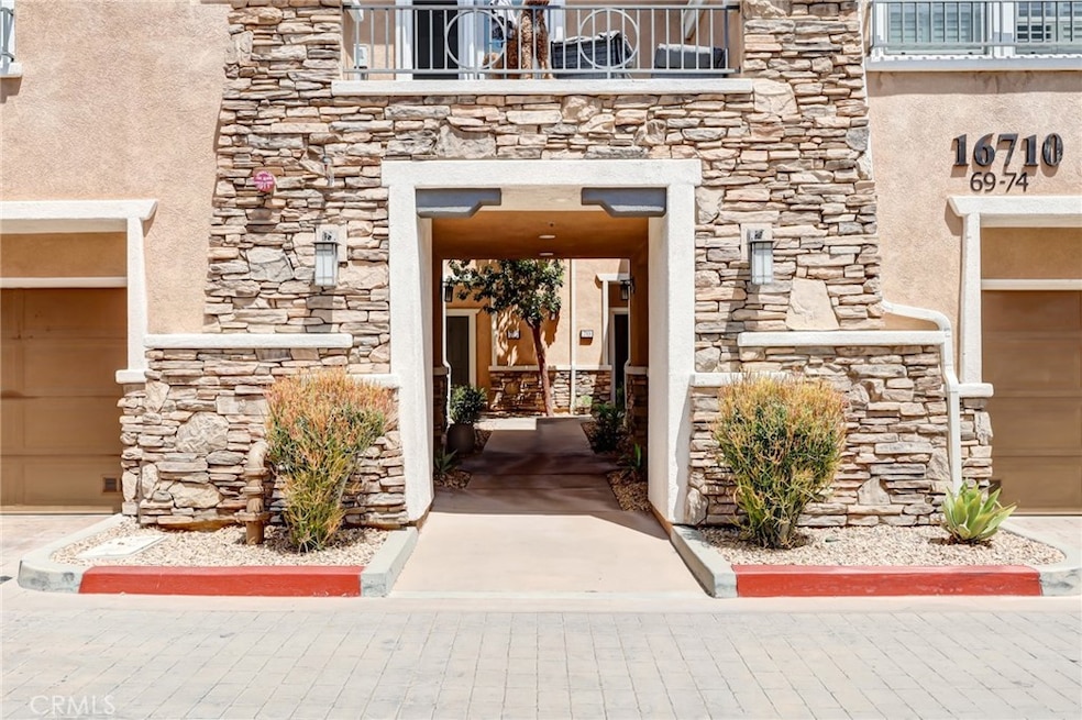 16710 Nicklaus Dr unit 73, Sylmar, CA 91342 - photo 1