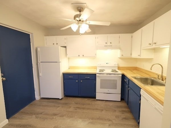 Milliken Hills Condominiums unit 13, Franklin, MA 02038 - photo 1