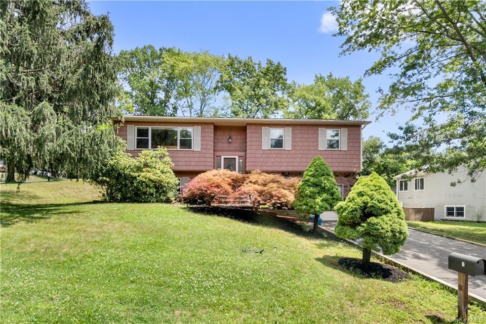 1 Riverglen Dr, Thiells, NY 10984 - photo 1
