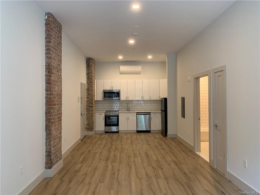 558 Main St unit 562 1C, Poughkeepsie, NY 12601 - photo 1