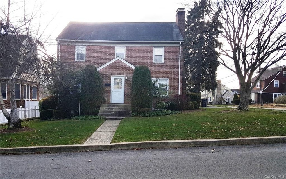 19 Parkview Ct, White Plains, NY 10603 - photo 1