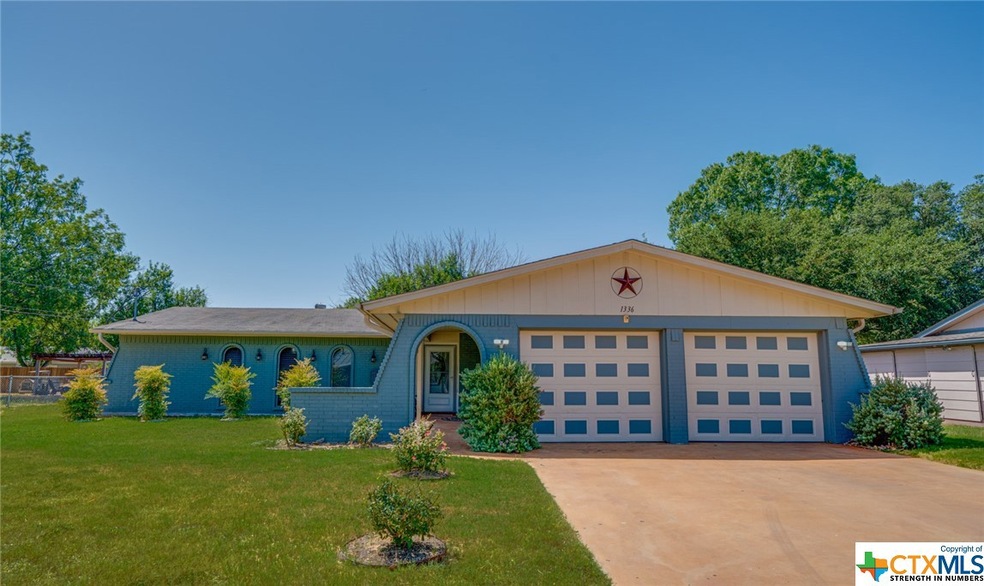 1336 Azalea Ln, New Braunfels, TX 78130 - photo 1