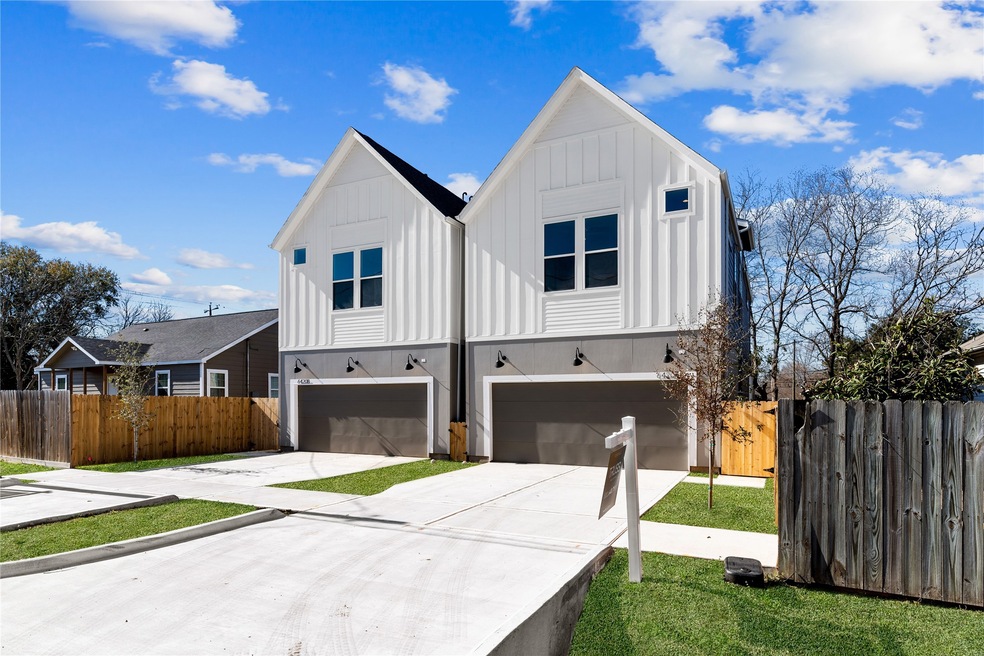 Welcome to Sidney Villas built and designed by Draft House Studio who is behind some of Houston's hottest floor plans inside the city!