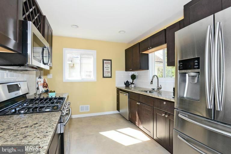 6615 Clinglog St, Capitol Heights, MD 20743 - photo 1