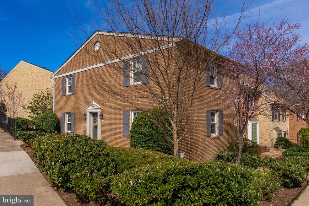 720 N Armistead St, Alexandria, VA 22312 - photo 1