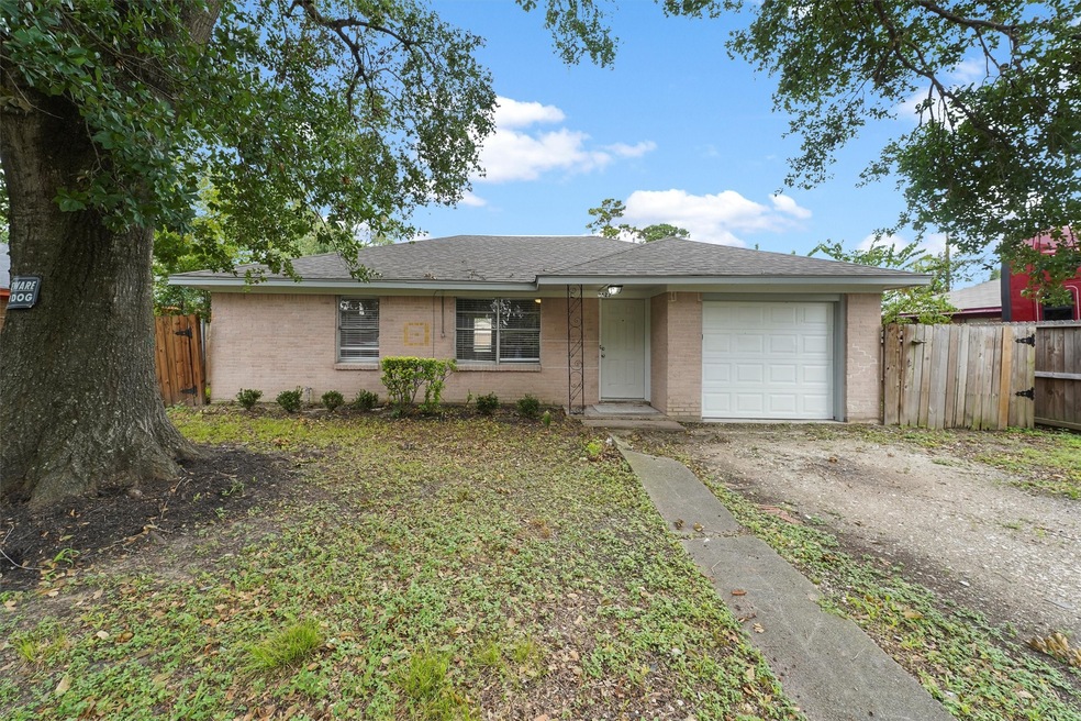 2623 Homer St, Houston, TX 77091 - photo 1