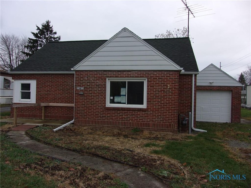 303 Midland Ave, Findlay, OH 45840 - photo 1