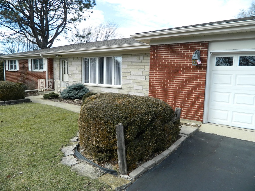 1225 Foxglove Dr, Batavia, IL 60510 - photo 1