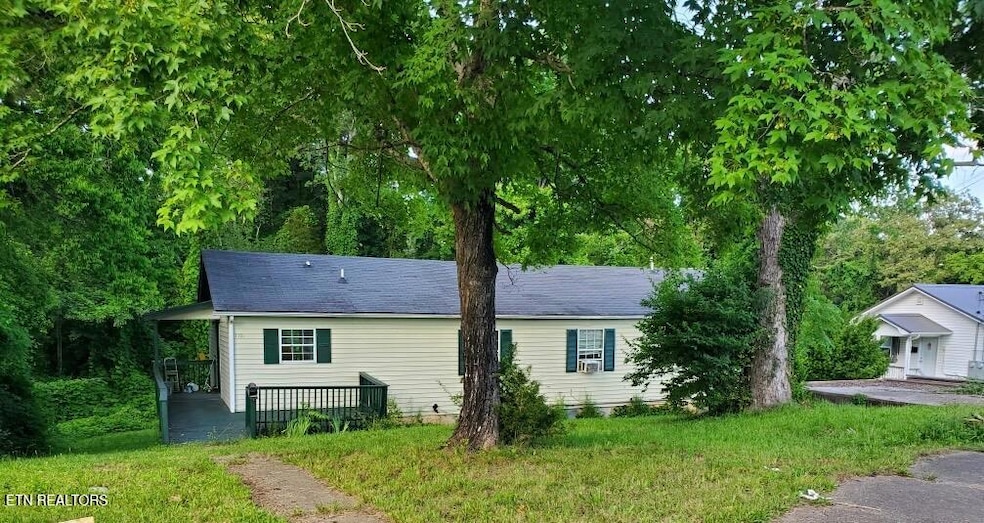 Quadplex in Oak Ridge
