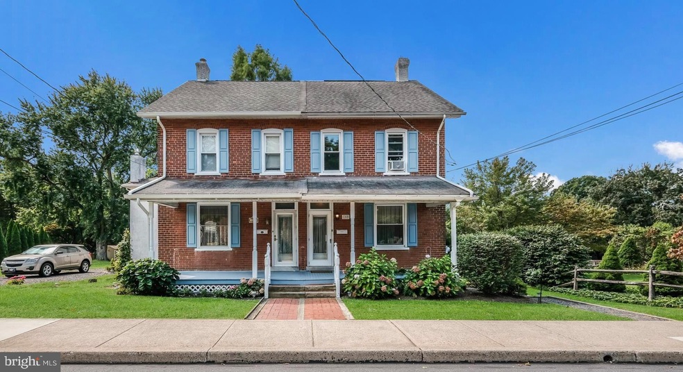 150 N 4th St, Telford, PA 18969 - photo 1