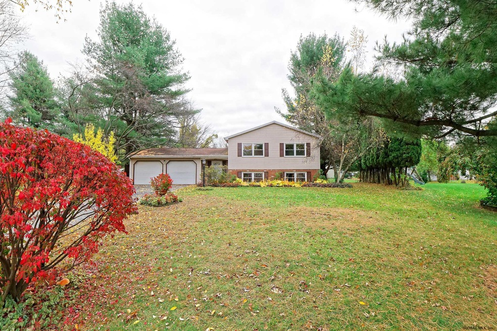 4 Anchor Ct, Latham, NY 12110 - photo 1
