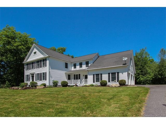 WELCOME HOME TO 18 WARREN GLEN!