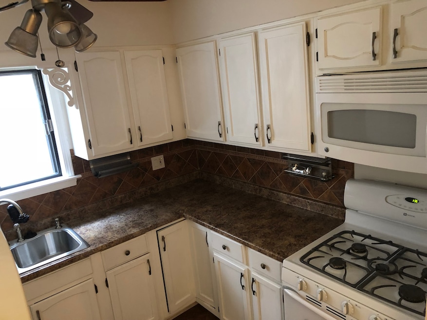 6133 N Francisco Ave unit B, Chicago, IL 60659 - photo 1