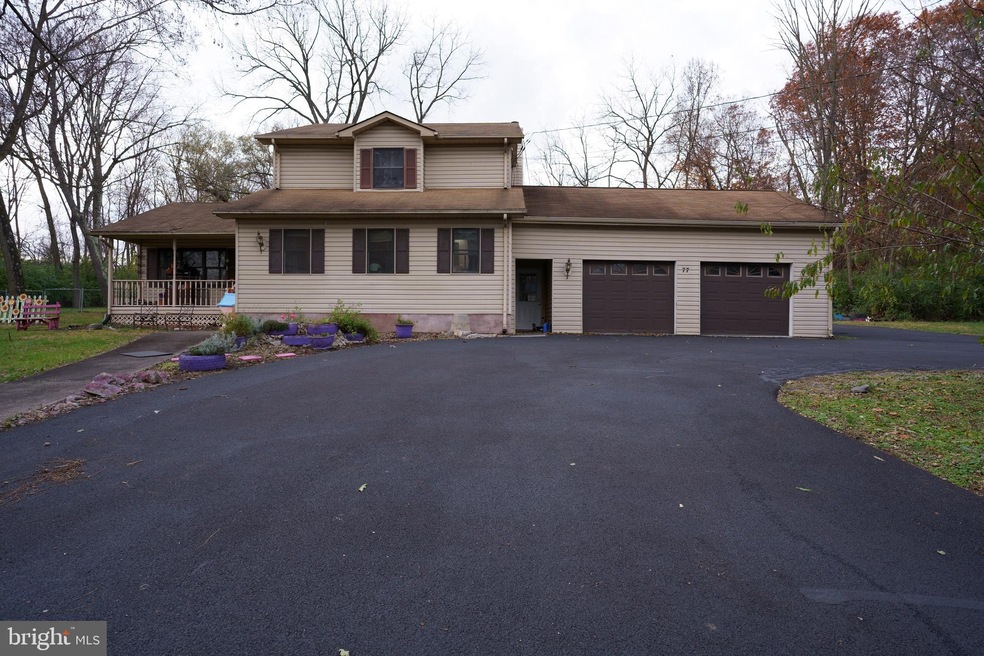 77 Chenoweth Dr, Bunker Hill, WV 25413 - photo 1