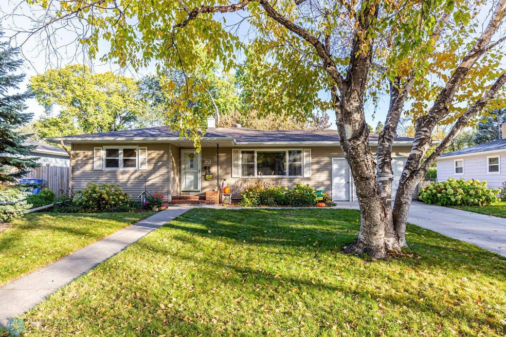 109 23rd Ave N, Fargo, ND 58102 - photo 1