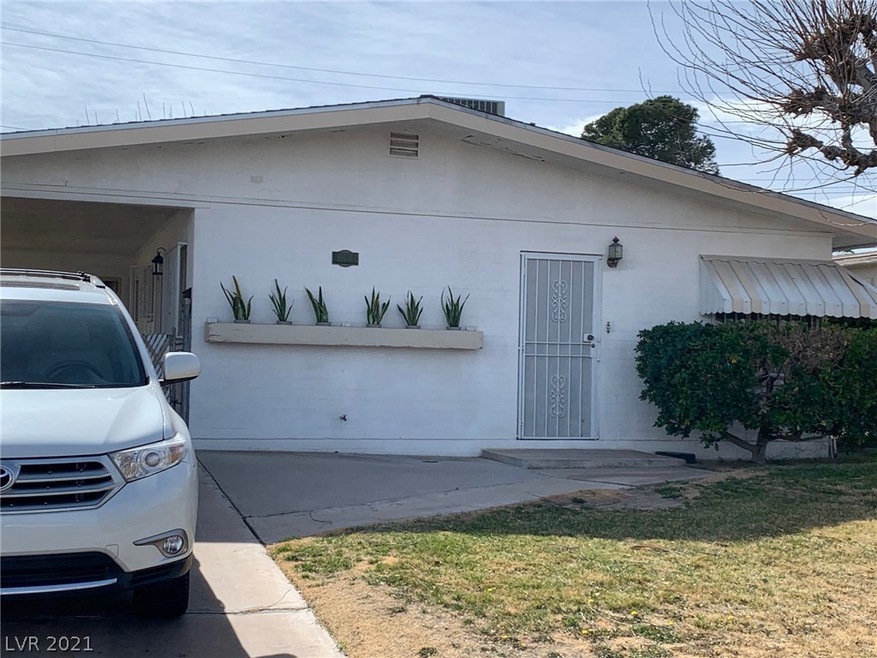 Beautiful Mid Century Modern in amazing condition