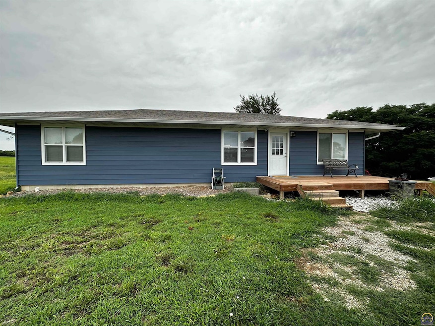 1114 SE 93rd St, Wakarusa, KS 66546 - photo 1