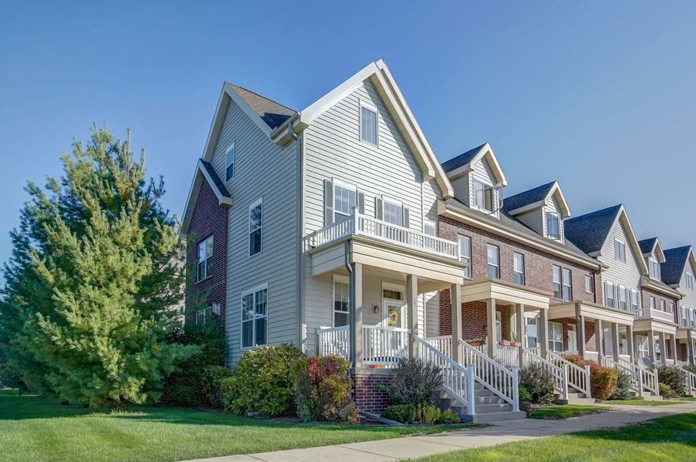 87 S Gardens Way unit 2001, Fitchburg, WI 53711 - photo 1