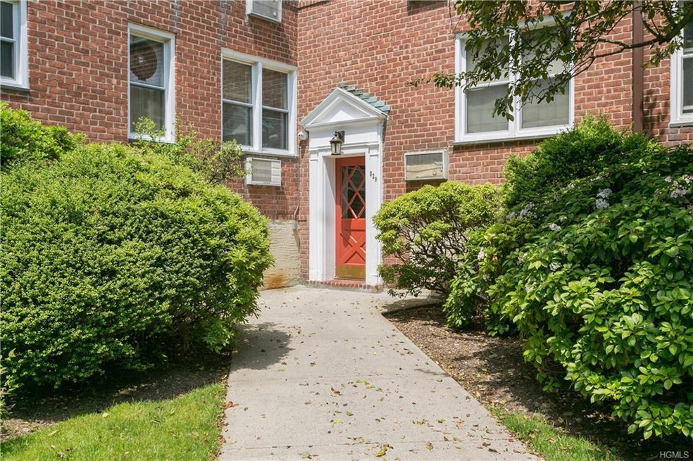 329 Palmer Terrace unit 1E, Mamaroneck, NY 10543 - photo 1