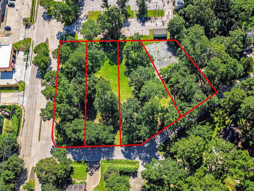 0004 Glourie Dr, Houston, TX 77055 - photo 1